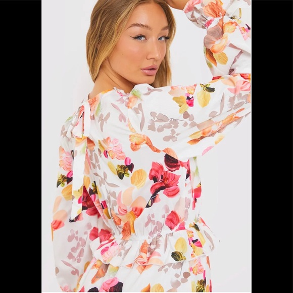 In The Style Georgia Louise Ecru Floral Print Satin Mini Dress Brand New - Picture 2 of 4